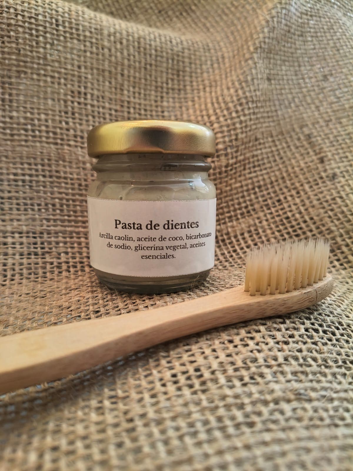 Pasta de dientes 2